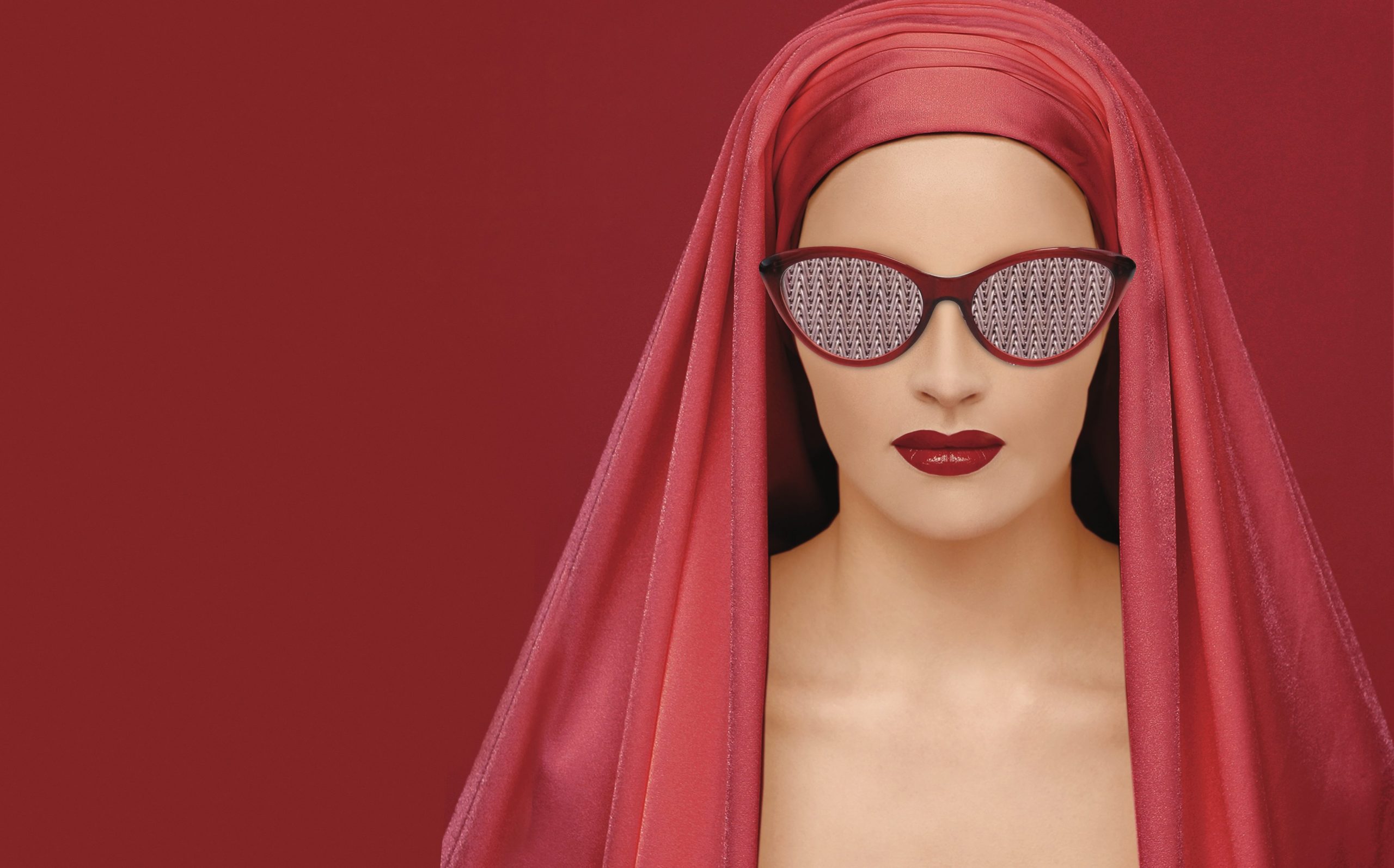 Makeup per chi indossa occhiali da vista: lavoro digitale